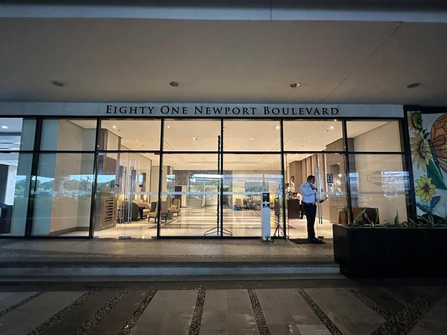 Airport Naia Terminal 3 Insane Interior Apartment Manila Exterior photo